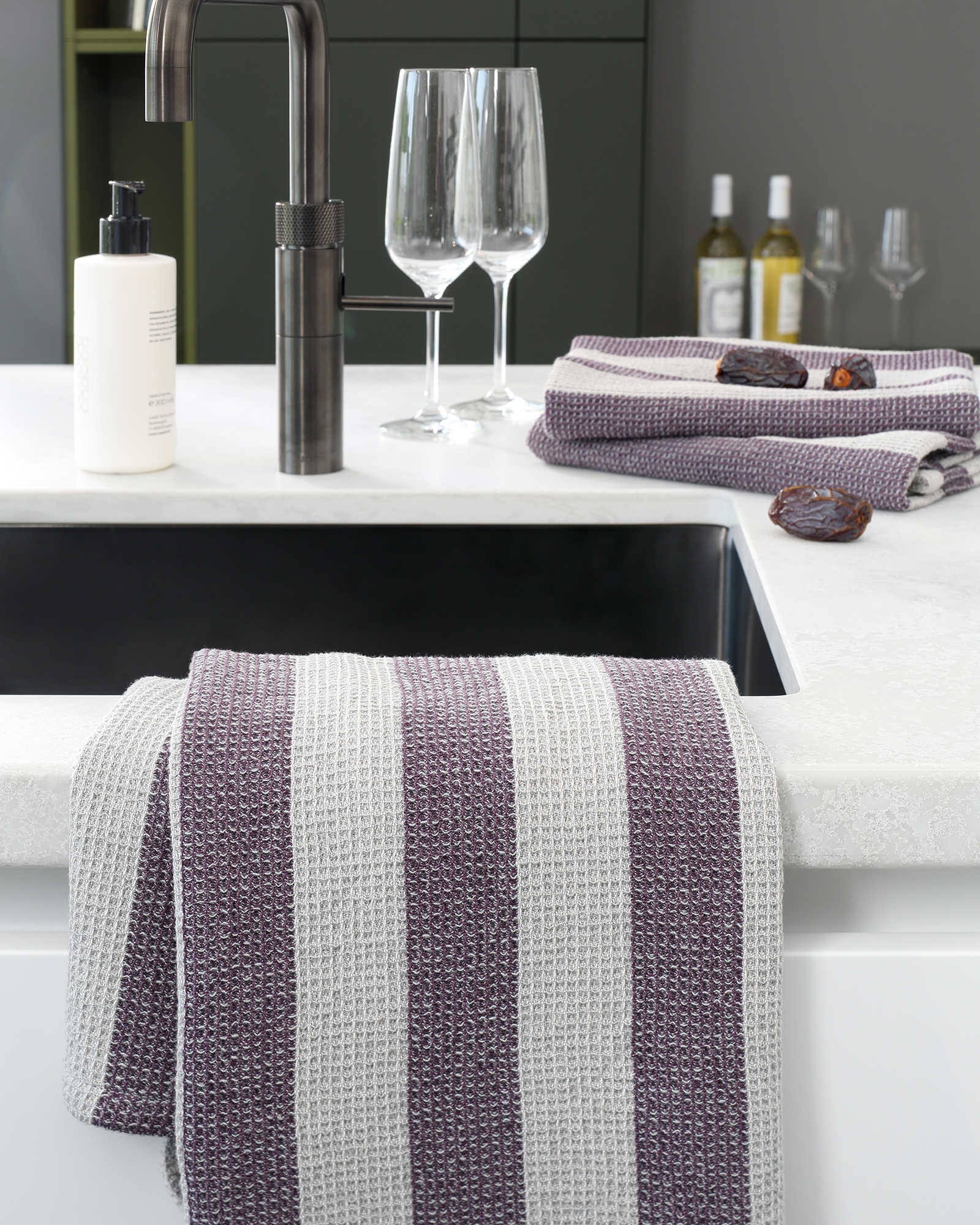 Cawö Küchenhandtücher Cuisine Piqué 536 plum/platin - 87 - 50x70 cm