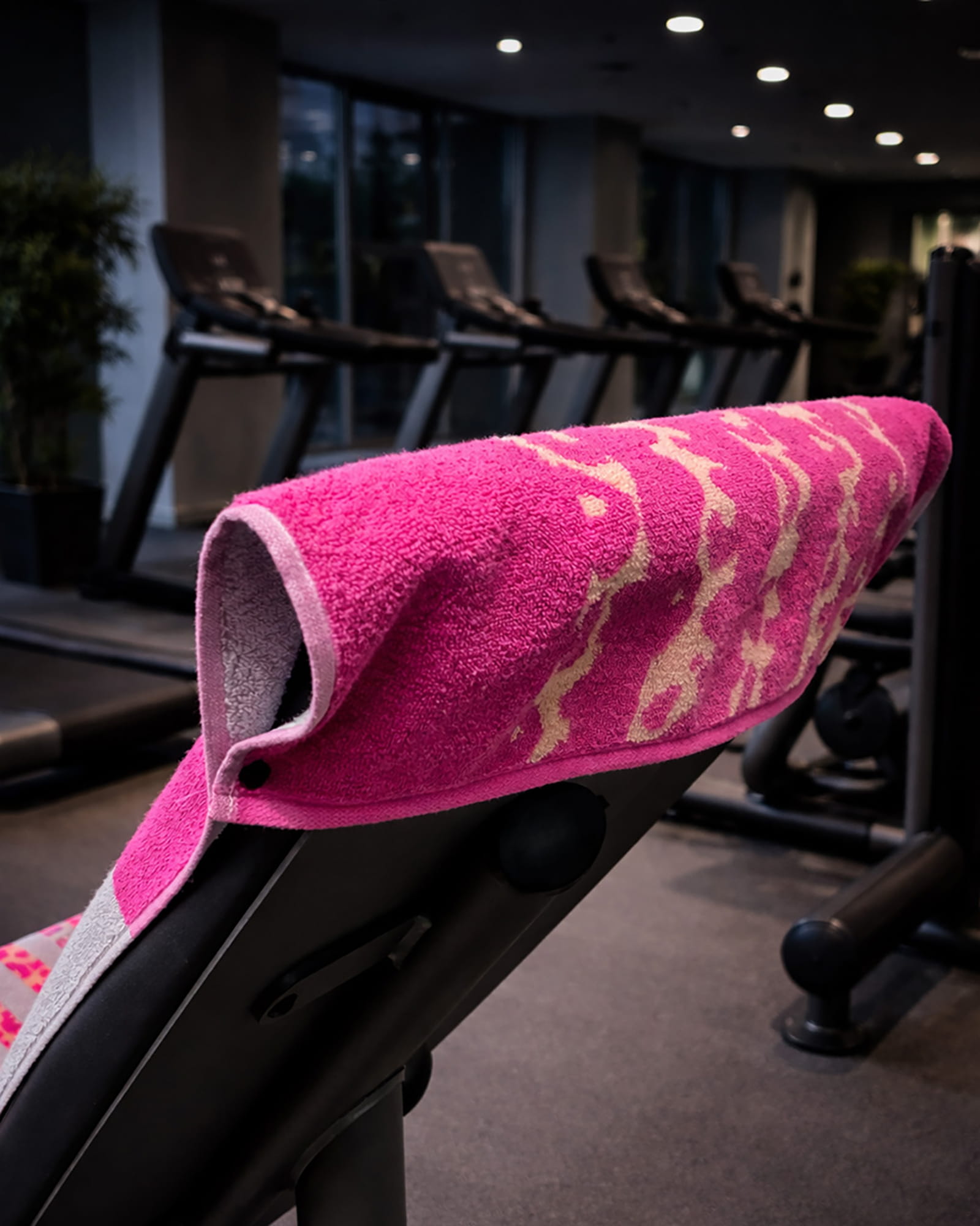 Cawö Fitness-Handtücher LEO STRIPE 6291 vibrant pink - 27 - 50x130 cm