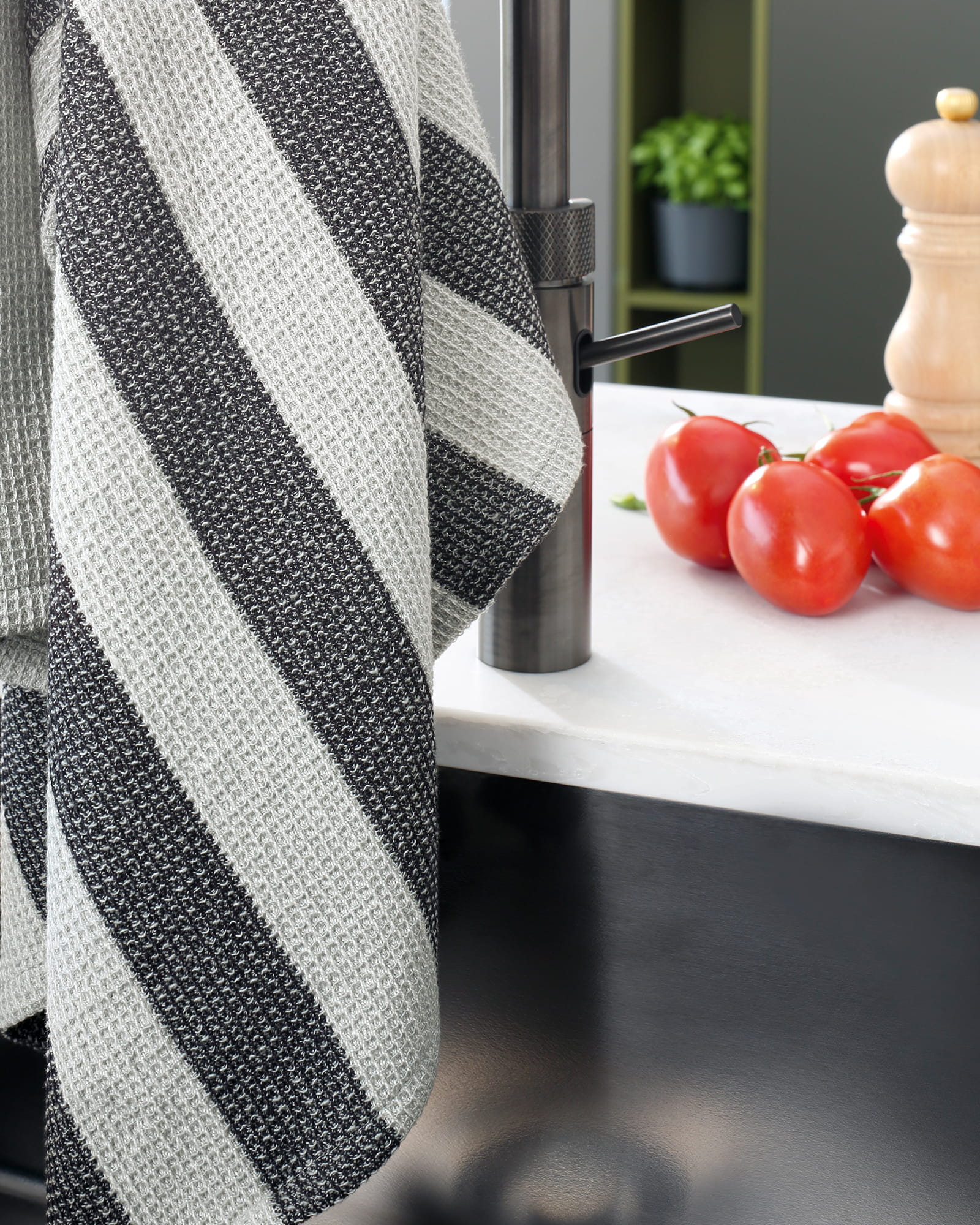 Cawö Küchenhandtücher Cuisine Piqué 536 schwarz/platin - 97