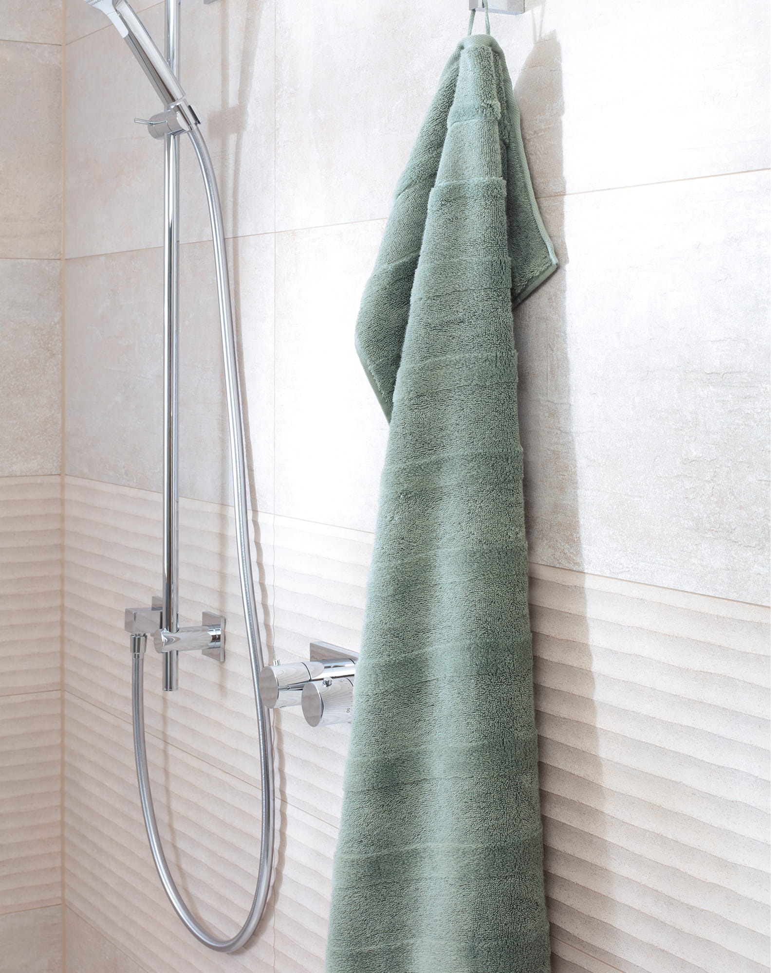 Cawö Handtücher Noblesse2 Uni 1002 nordic green - 470 - Handtuch 50x100 cm