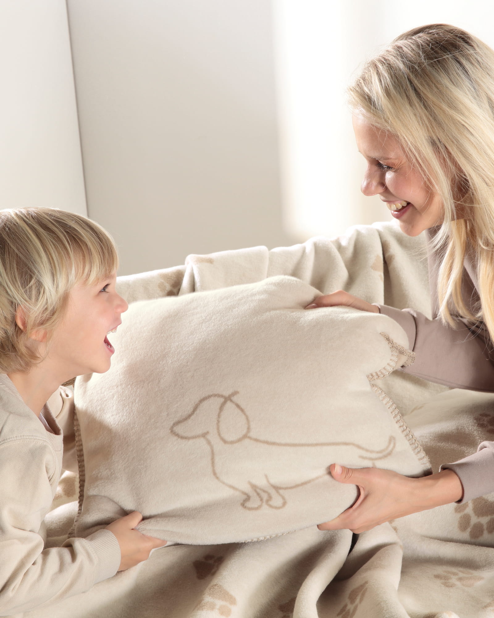 Cawö Wohndecken WE LOVE DOGS 62460 natur/beige - 33 - 150x200 cm