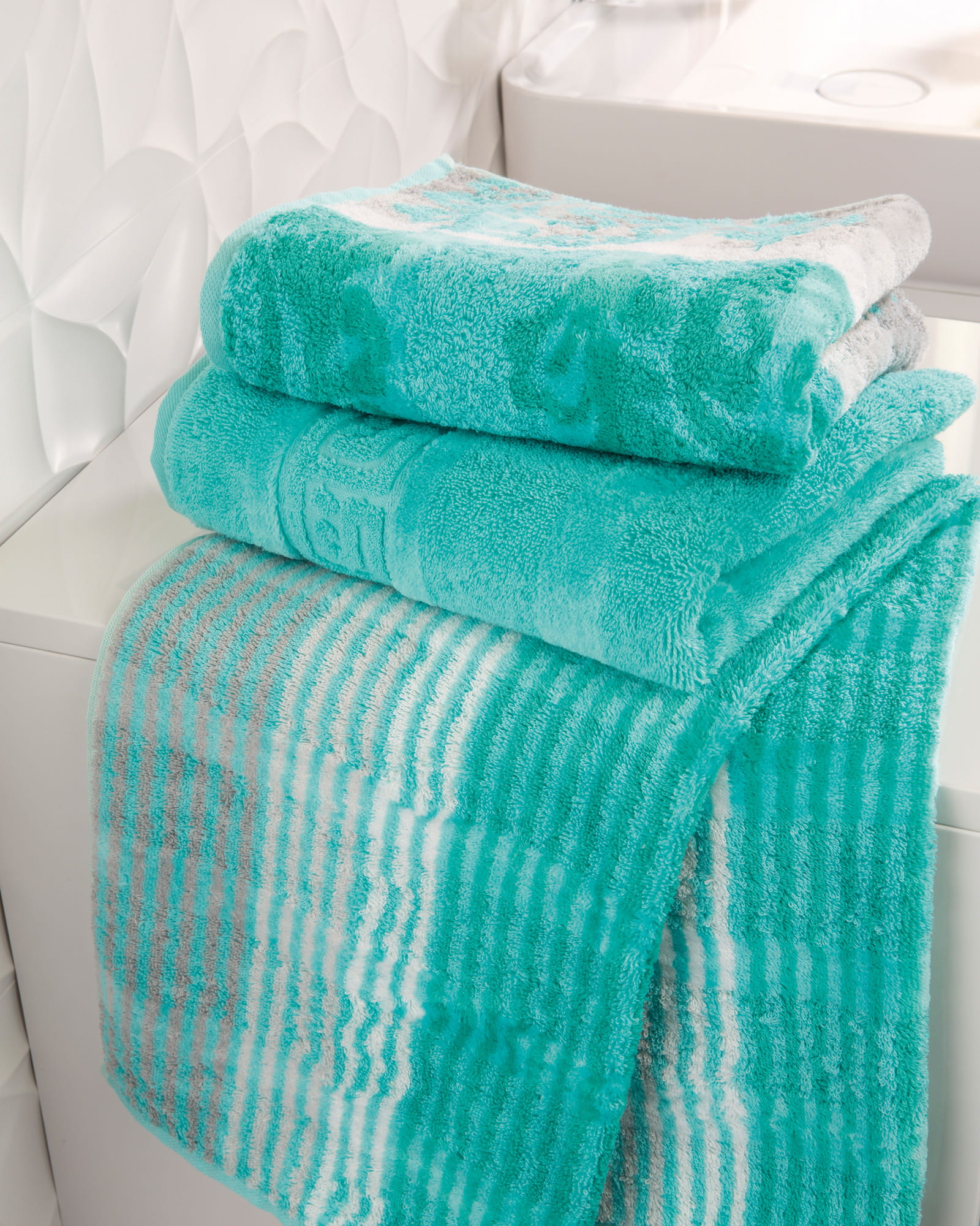 Cawö - Noblesse Cashmere Jacquard 1057 - Farbe: melba - 35 Duschtuch 80x150 cm Detailbild 1 Cawö - Noblesse Cashmere Jacquard 1057 - Farbe: melba - 35 Duschtuch 80x150 cm Detailbild 1